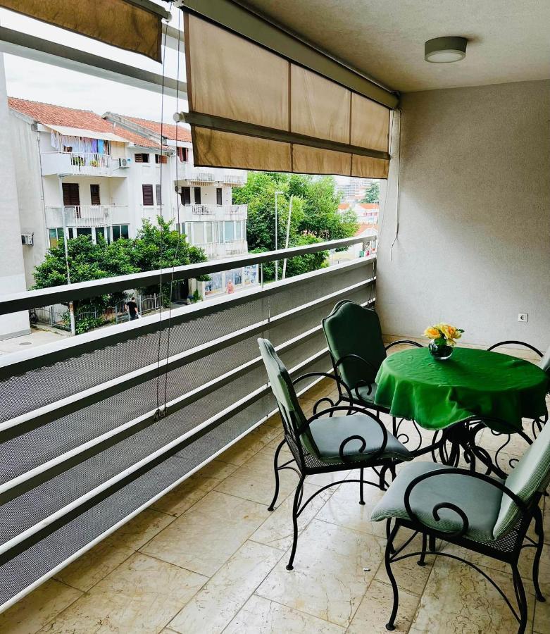Apartment 'm&m' Two Bedroom In Center Of *