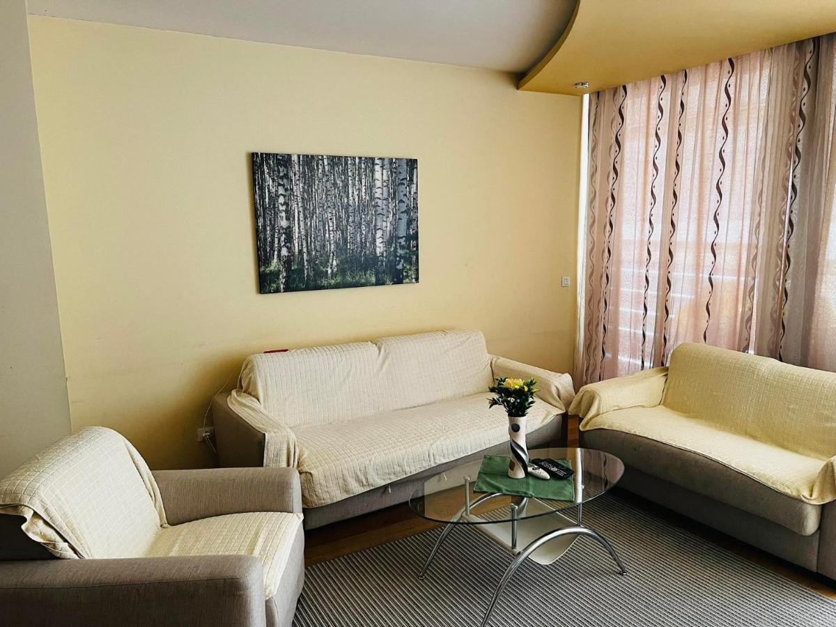 'm&m' Two Bedroom In Center Of